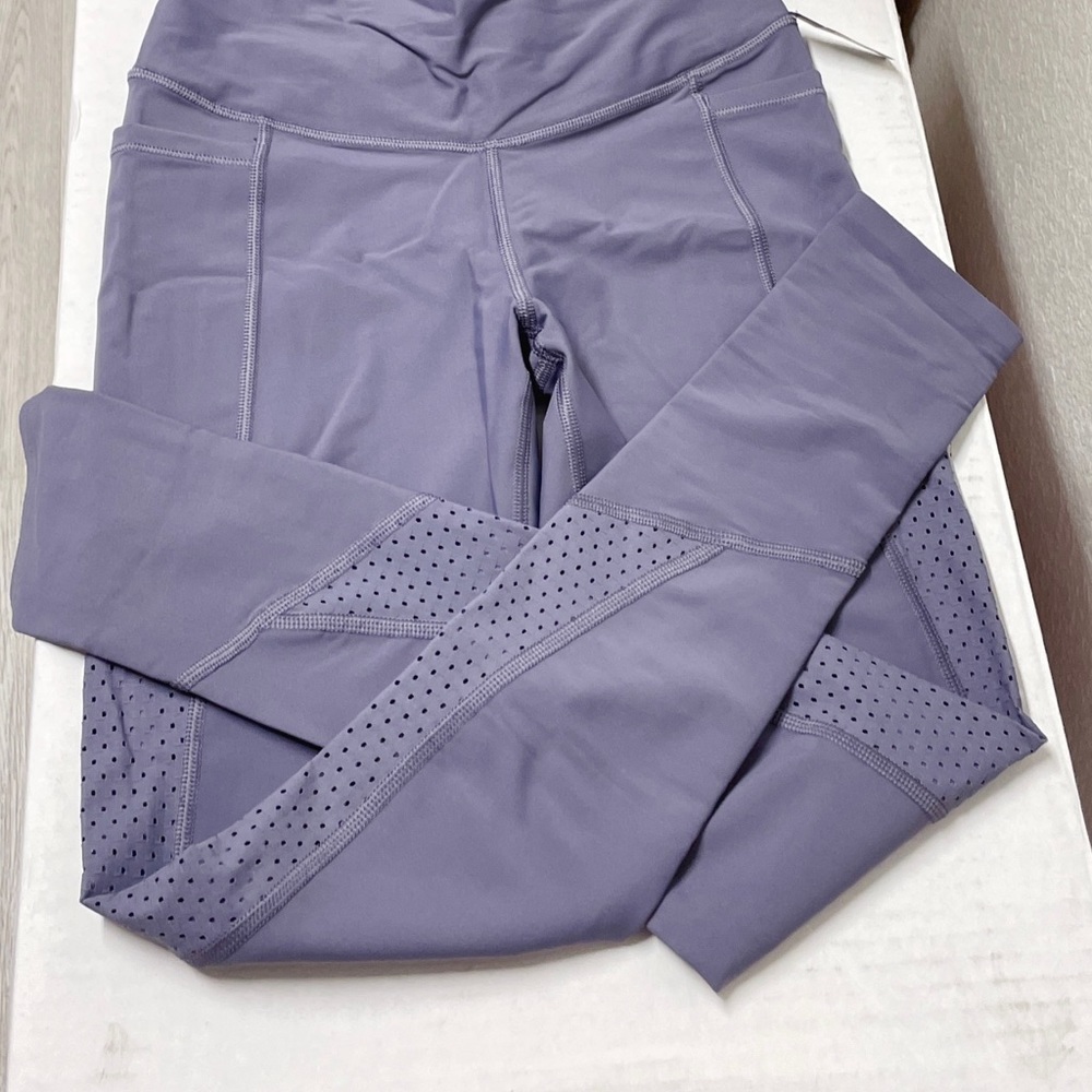 NWT Victoria’s Secret purple leggings